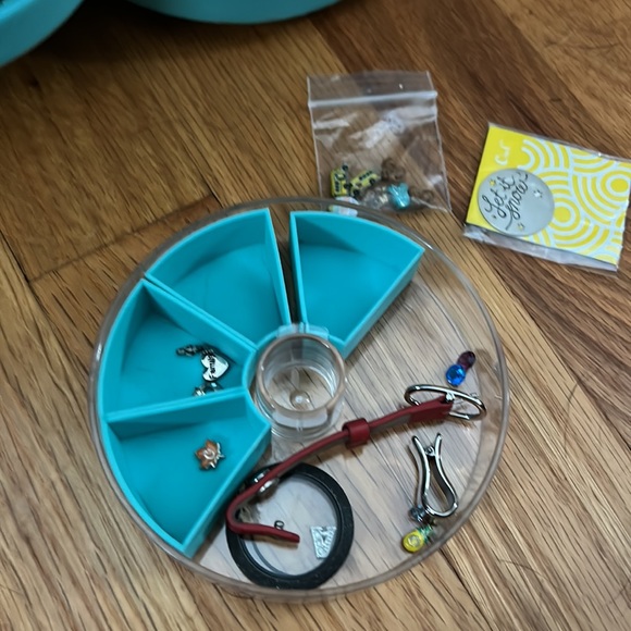 Origami owl case and mystery bundle - Picture 4 of 7